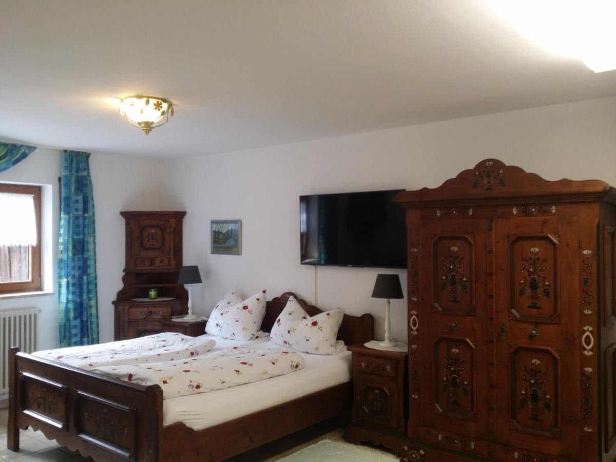 Schwarzwald - Villa Appartments Titisee ภายนอก รูปภาพ