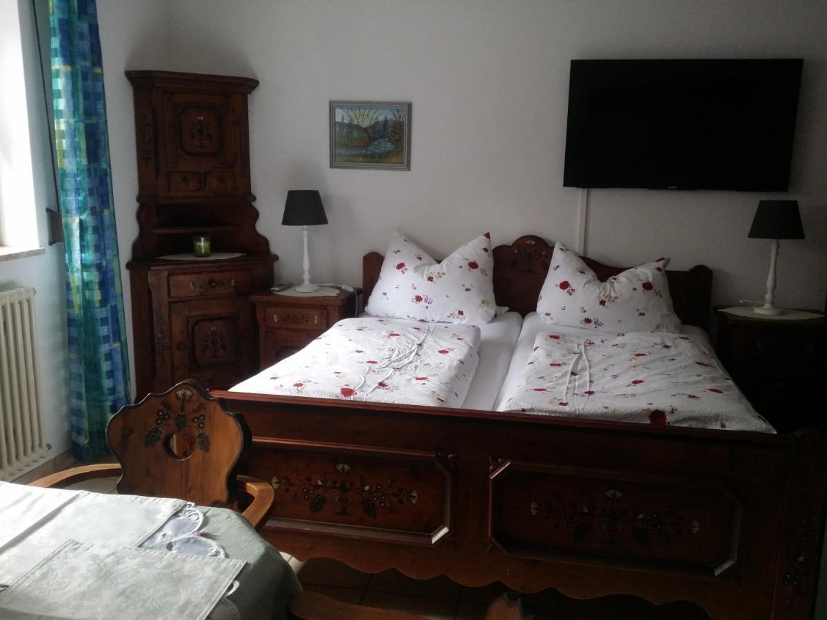 Schwarzwald - Villa Appartments Titisee ภายนอก รูปภาพ