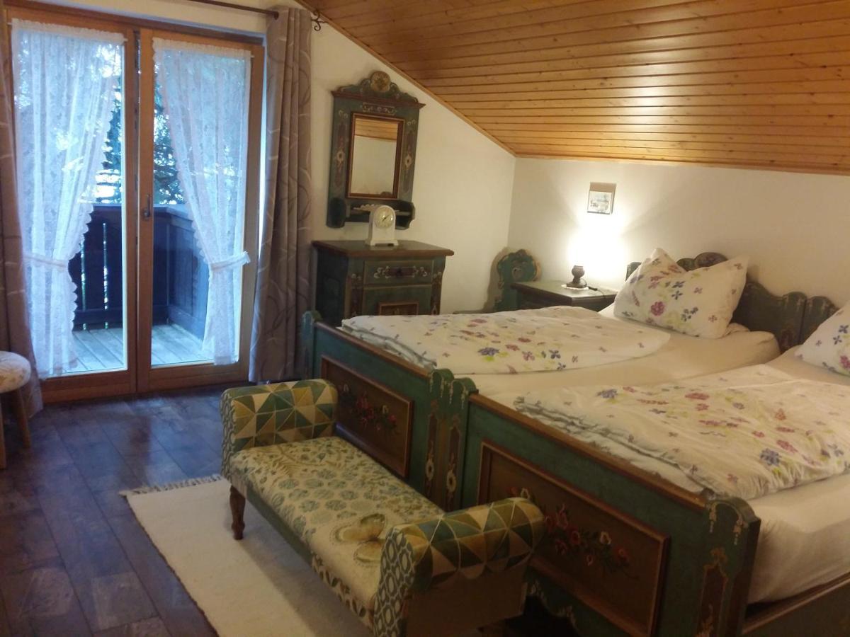 Schwarzwald - Villa Appartments Titisee ภายนอก รูปภาพ