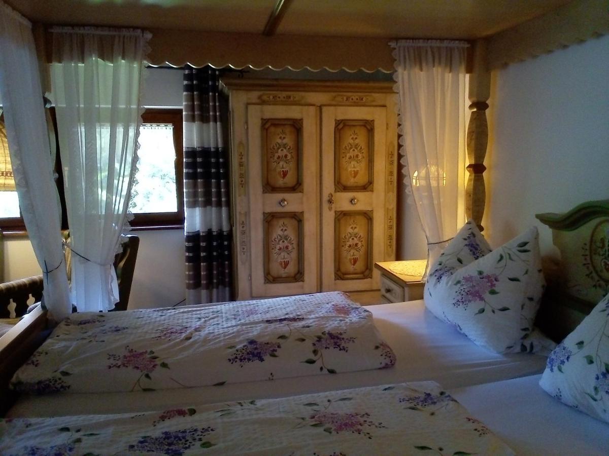 Schwarzwald - Villa Appartments Titisee ภายนอก รูปภาพ