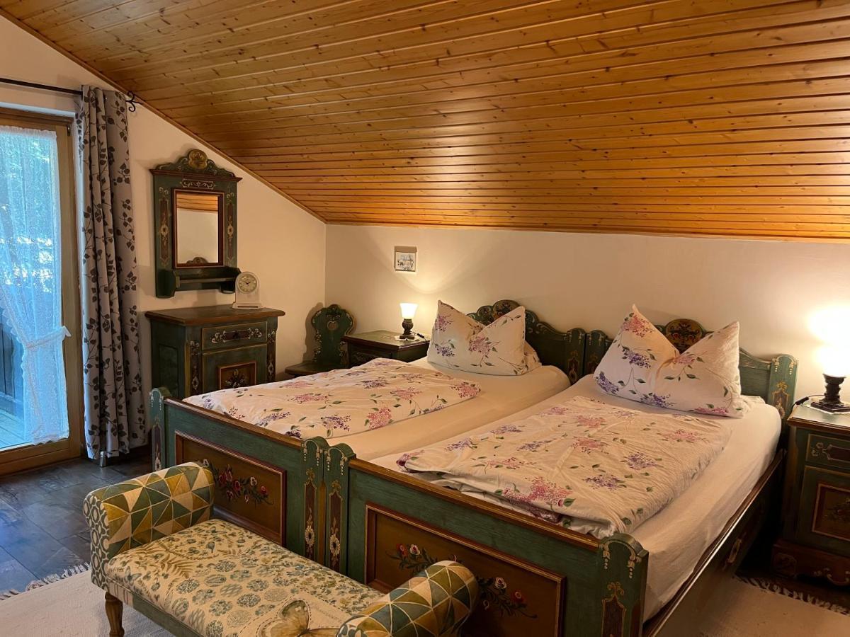 Schwarzwald - Villa Appartments Titisee ภายนอก รูปภาพ