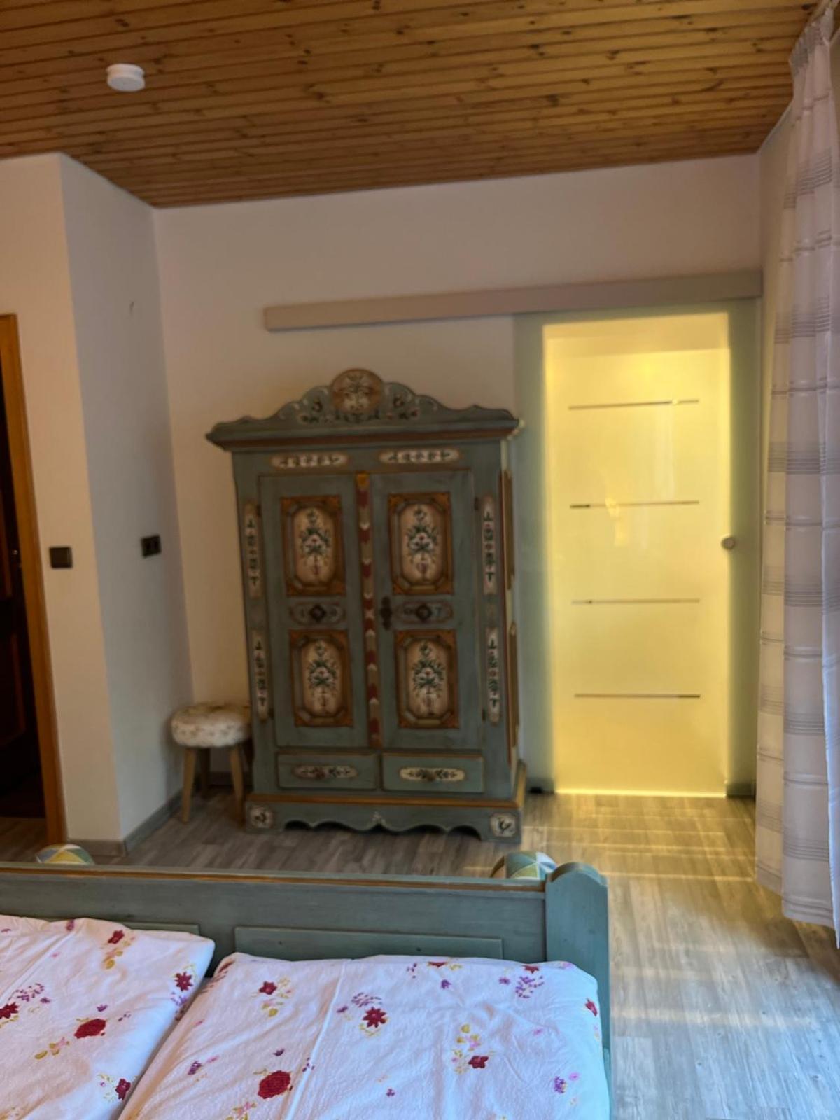 Schwarzwald - Villa Appartments Titisee ภายนอก รูปภาพ