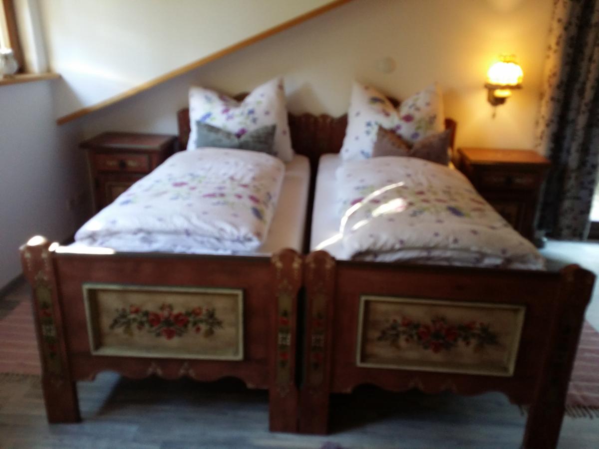 Schwarzwald - Villa Appartments Titisee ภายนอก รูปภาพ