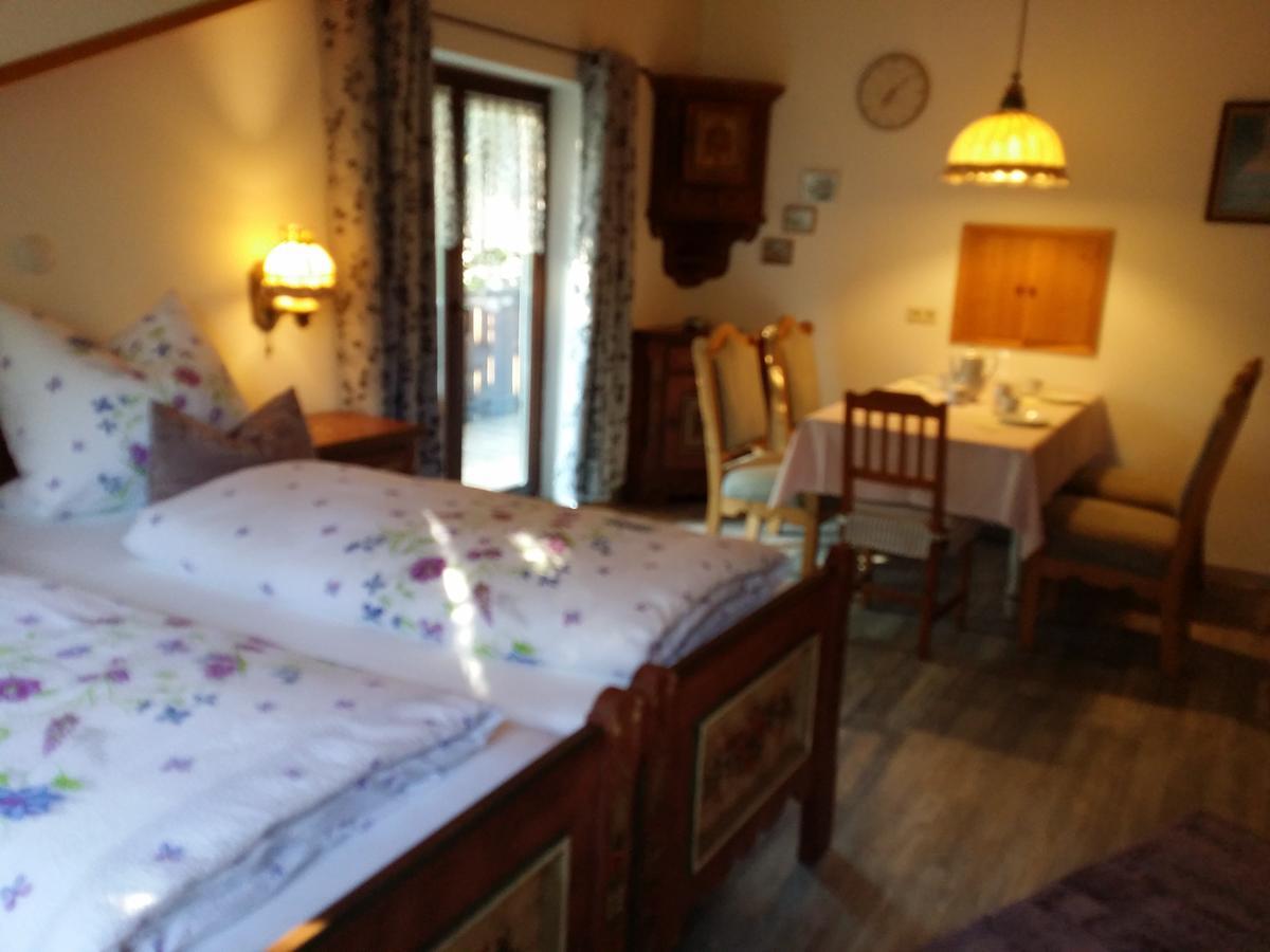 Schwarzwald - Villa Appartments Titisee ภายนอก รูปภาพ