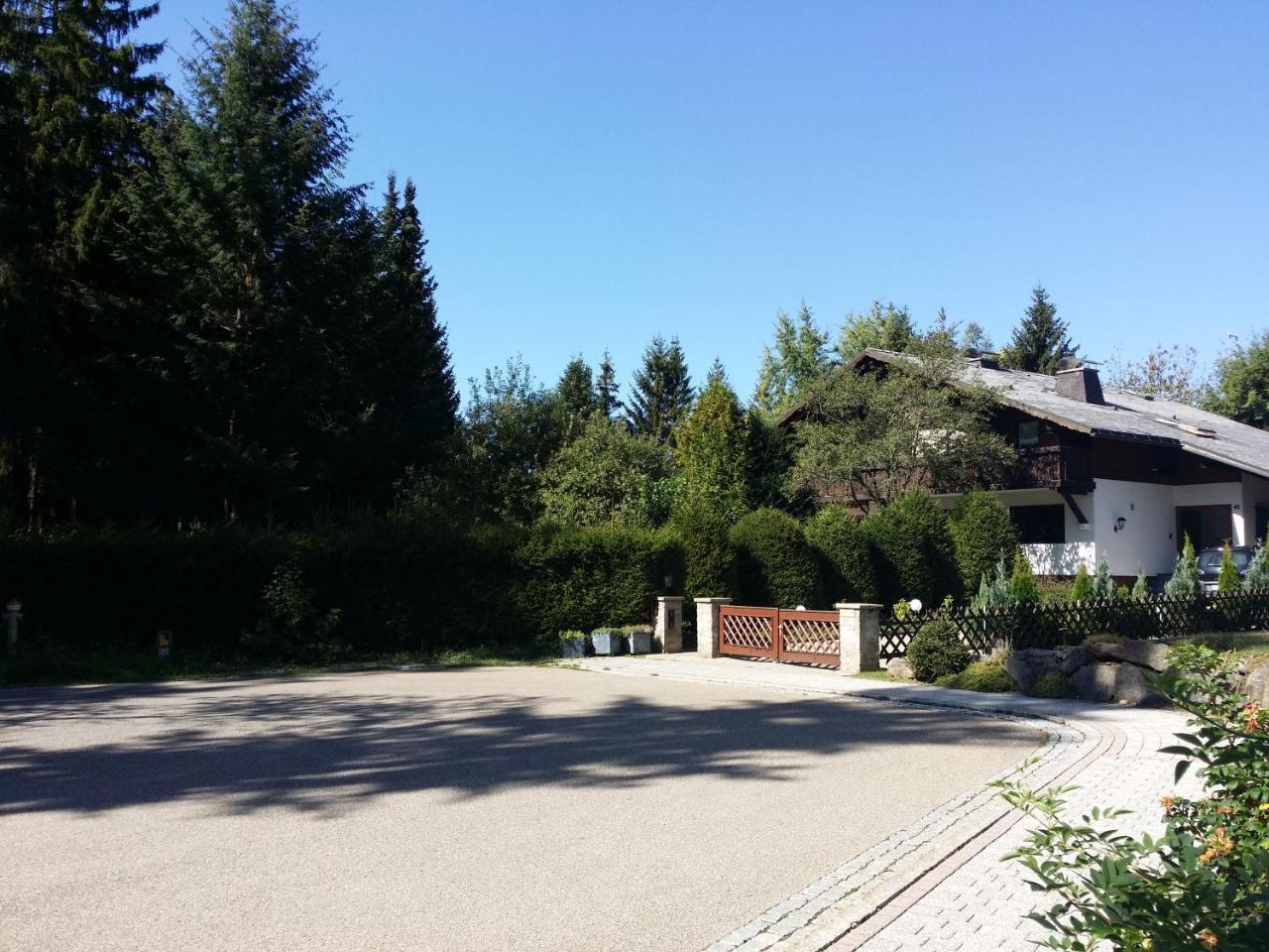 Schwarzwald - Villa Appartments Titisee ภายนอก รูปภาพ