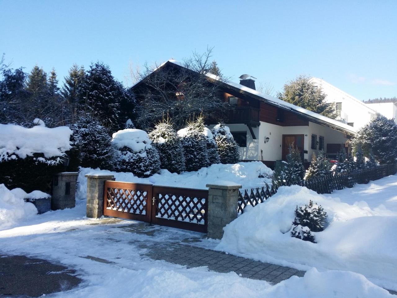 Schwarzwald - Villa Appartments Titisee ภายนอก รูปภาพ